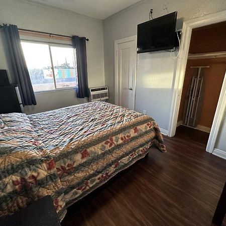 Unity Hotel - No Parking & Rooms Are Upstairs Long Beach Extérieur photo