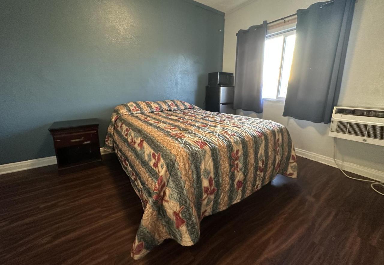 Unity Hotel - No Parking & Rooms Are Upstairs Long Beach Extérieur photo